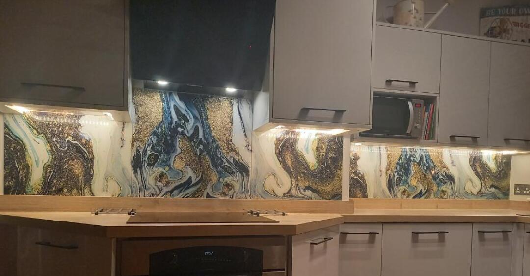 When And Where To Use Acrylic Splashbacks?