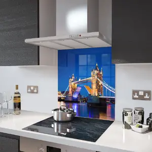 Lifestyle image of Glass Splashback in Tower Bridge - 60cm Wide x 75cm High