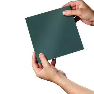 Emerald Green Glass Splashback Sample 140mm x 140mm