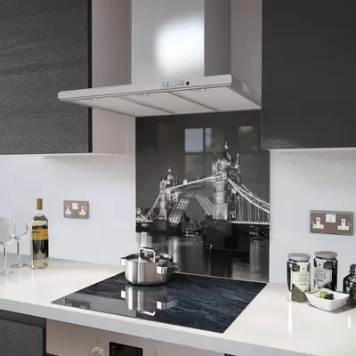 Tower Bridge in B&W - Kitchen Glass Splashback - 90cm Wide x 40cm High