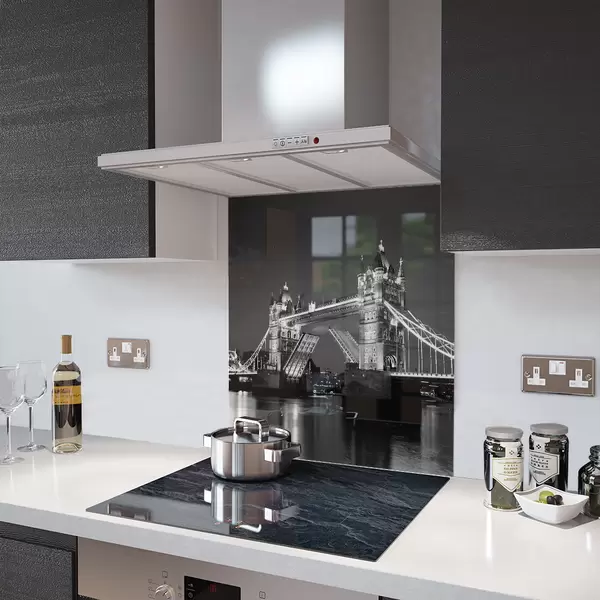 Tower Bridge in B&W - Kitchen Glass Splashback - 40cm Wide x 60cm High
