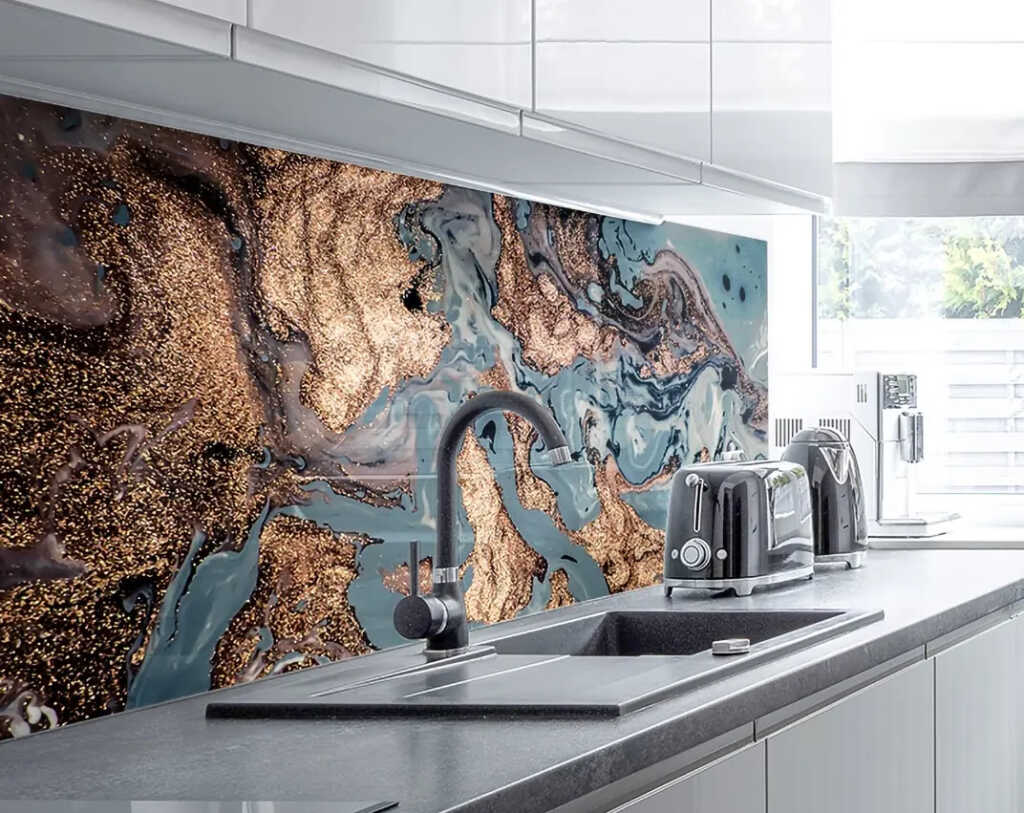 A kitchen scene with Liquid Gold splashback.